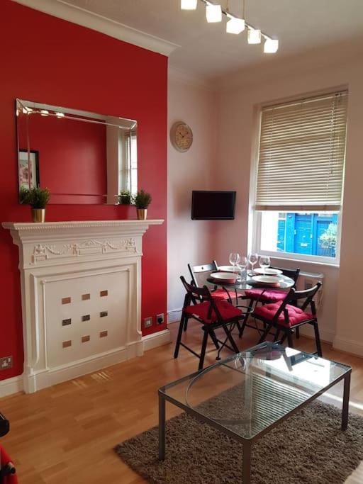 Cozy Flat, 5 Minute Walk To Oxford Circus Apartment ลอนดอน ภายนอก รูปภาพ